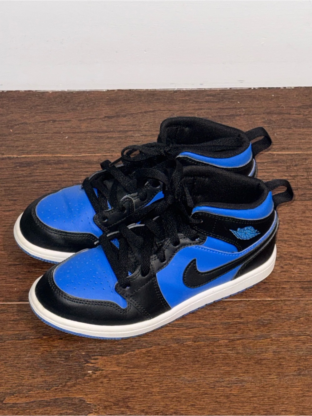 Air Jordan Kids Black and Blue Mid-Top Sneakers Size 2